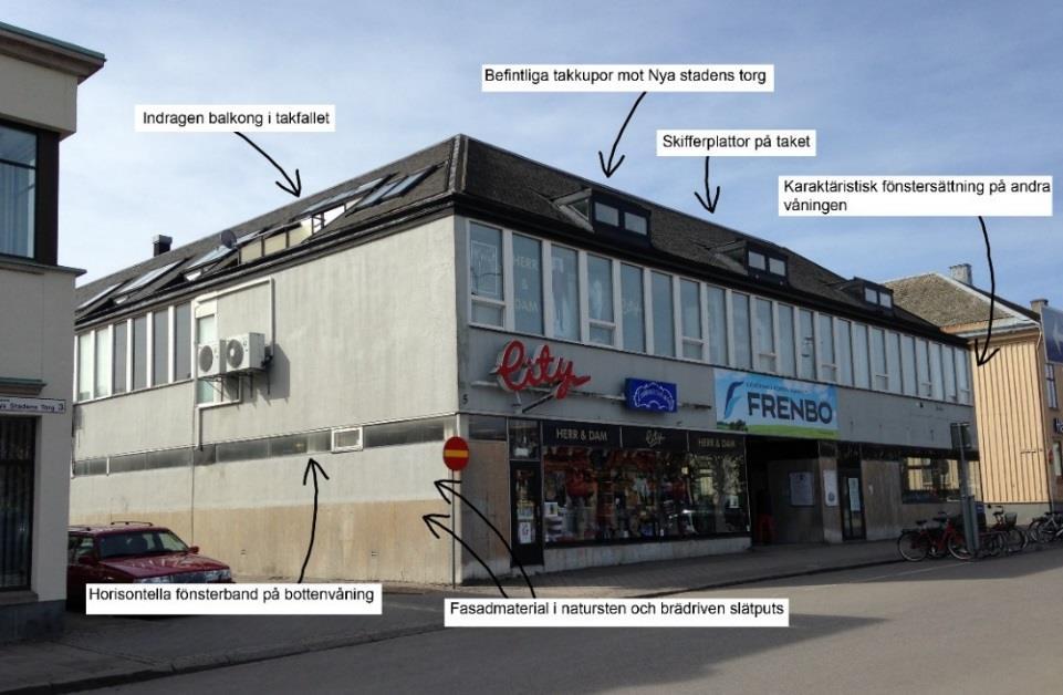 Bebyggelseområden Bostäder Vinden är i dagsläget delvis inredd med lägenheter. I samband med att lägenheterna skapades på vinden år 1996 gjordes även indragna balkonger i takfallet.