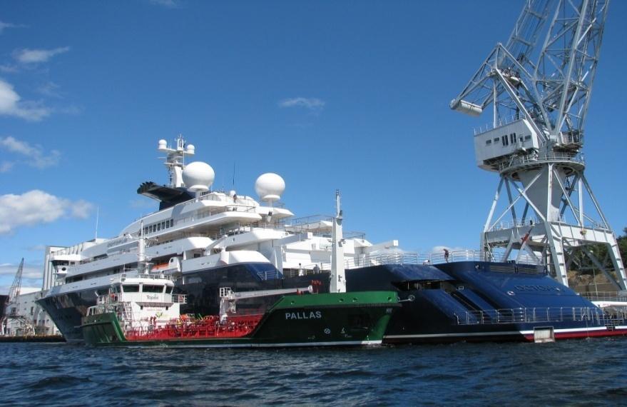 Fartygen M/T Pallas Glory är ett specialanpassat bunkerfartyg byggt 2005 och seglar sedan juli 2012 i ett längre timecharteravtal för Bunkers Gibraltar Ltd som ingår i Bomin Group koncernen.