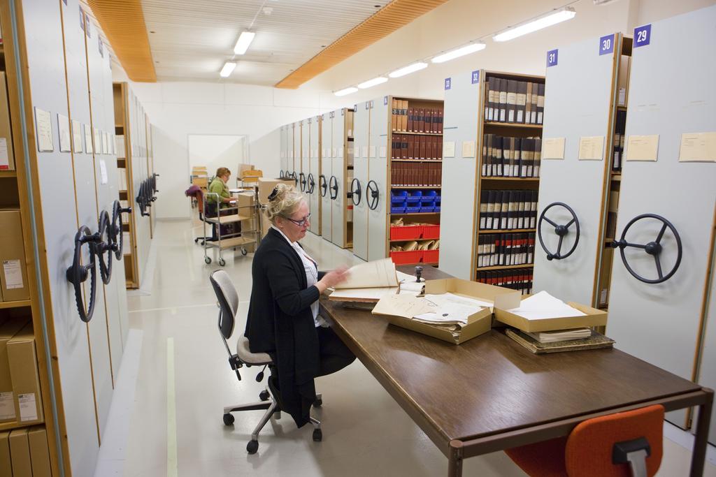 Landstingsarkivet i Västerbottens län Landstingshuset 901 89 Umeå Besöksadress: Köksvägen 11 Tel: 090-785 72 99 alt 090-785 73 18 Fax: 090-13 68 82 e-post: anette.lundberg@vll.