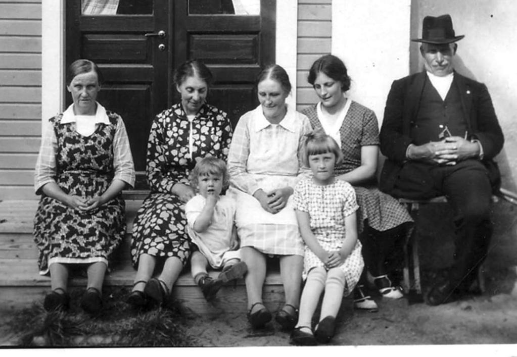 Boende 1919 början 1950 Karl Rudolf Persson och hushållerskan Hanna Charlotta Persdotter var de sista boende i det av de två Gruvstugehusen som är rivet.