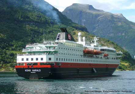 Kryssningsfartyget MS Trollfjord MS Kong Harald har sitt eget expeditionsteam ombord och fungerar som en skola till havs.