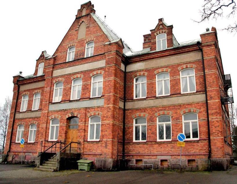 Ungdomens Hus i Säffle Ungdomens Hus i Säffle ligger i den gamla Folkskolan i centrala Säffle. Verksamheten som riktar sig till åldrarna 13-25 år, men med en tonvikt på 13-19 år, startade upp 2014.
