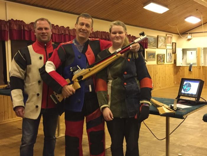Eskil Andersson 459,3 (361), 6.Elin Jakobsson 455,2 (359), 7.Melvin Nilsson 451,2 (353), 8.Ellen Arvidsson 431,8 (347). Sittande med stöd, Äldre: 1.Moa Martinsson 495,0 (392), 2.