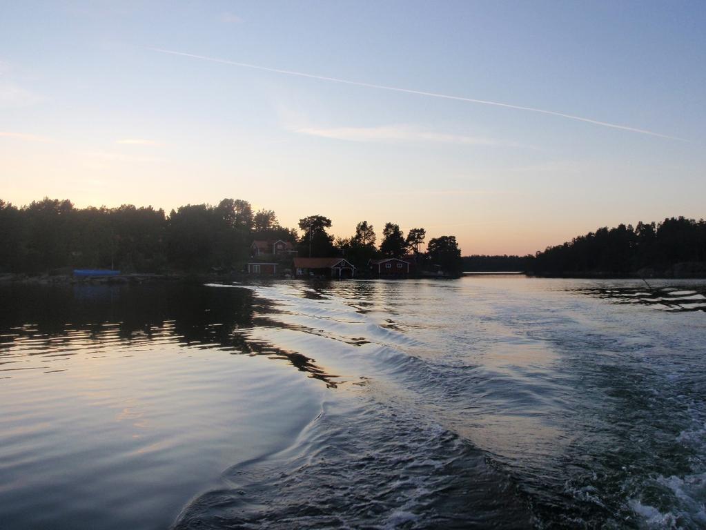 Provfisken med biologiska länkar Vattentemperaturerna vid provfiskena med biologiska länkar i Berkeskär söder om Simpevarp och i Kvädöfjärden var relativt höga.