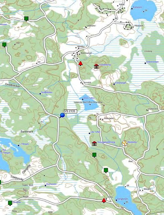 Vattennivån bedömdes som medelhög. Bottenstrukturen bestod till största delen av grovsten men också finsediment och mellansten fanns. Grönslick och näckmossa förekom i bäcken.