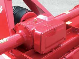 Rotavator 500 serien Standard 4-stegs Selectatilth. Rotorhastigheten anpassas till den önskade bearbetningsgraden. Förstärkt 4-stegs Selectatilth för redskap med 280 och 305 arbetsbredd.