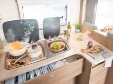 Trend Alkoven 7877-2 För stora semesterresorna med familjen ª ª Stora arbetsytor i köket.