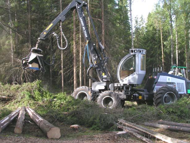 JD är numera majoritetsägare i företaget Waratah som tillverkar skördeaggregat, kommer den tillverkningen också att flytta till Joensuu.