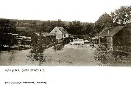 Analys av plats och förslag Fotografi från 1890-tal Kvarnen, centralt belägen på bilden, ser här ganska sliten ut. Gavelspetsen med runt fönster har nedfallen puts så att teglet blottats.