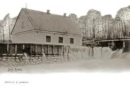 Järle kvarn 1903 och 2014 Året är 1903.