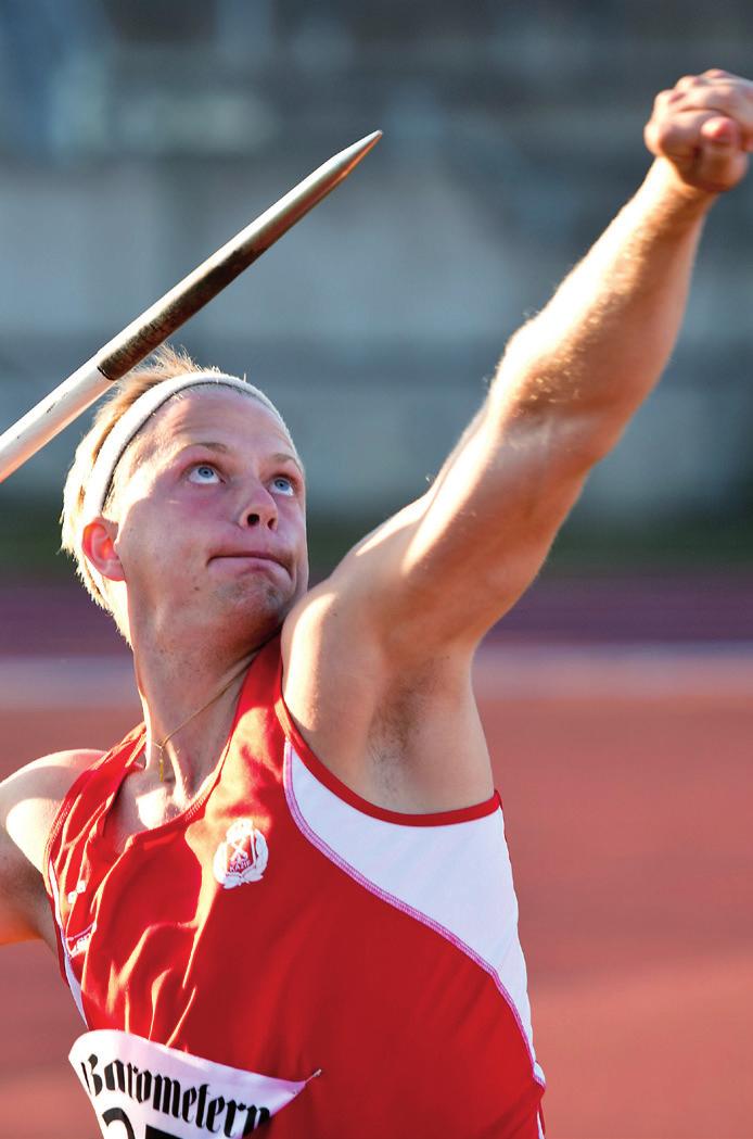 100-metersfinalen blev en knallhård uppgörelse. Kampen om guldet kom att stå mellan Jakob Lindbom Jacob Ewertzh från Hammarby, båda födda 1995 därmed två år unga i M 22-klassen.