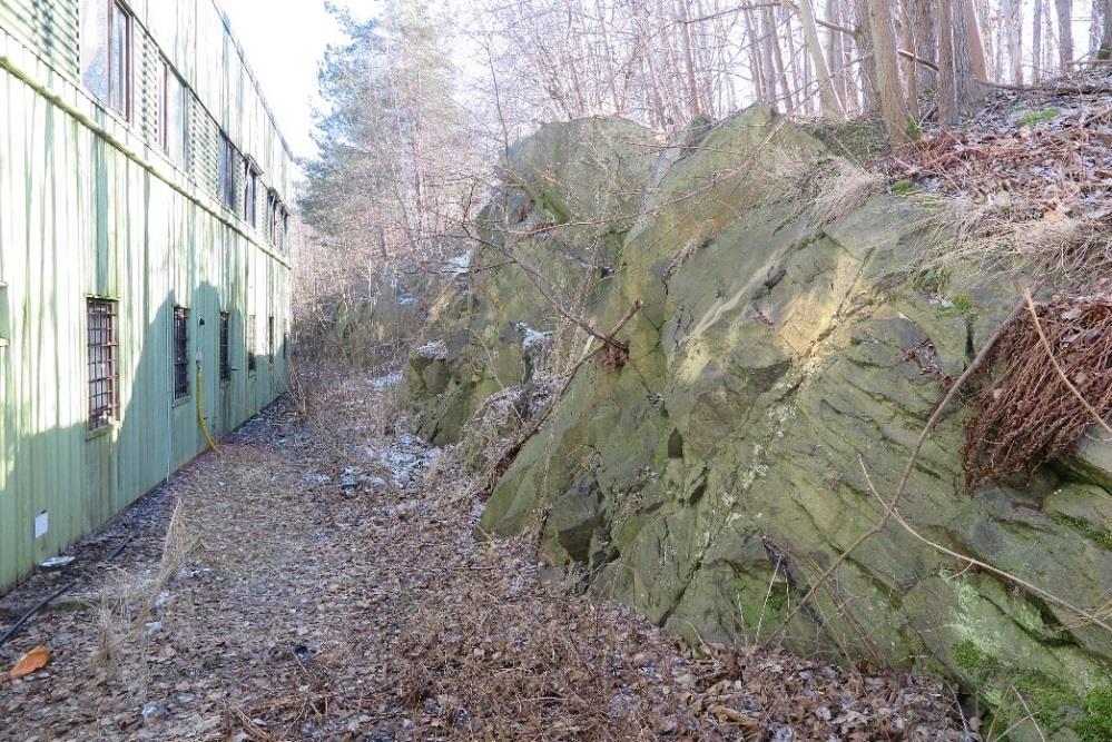 UPPDRAGSNAMN Bergbesiktning Fältspatsgatan, Göteborg Ovan beskrivna åtgärder för bergrensning och bergförstärkning bedöms vara beroende av arbete med repteknik för att vara genomförbara.