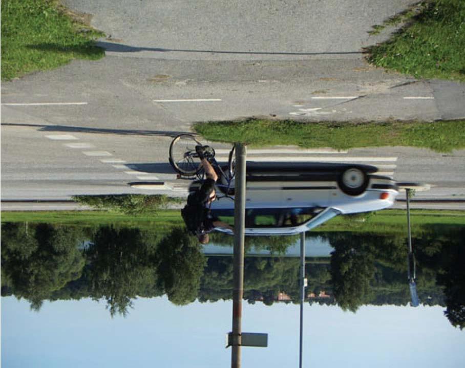 Bild 5.1 Kvarnbacksvägen vid Lillsjöparken. Exempel på korsning med bilister som bör hastighetssäkras.