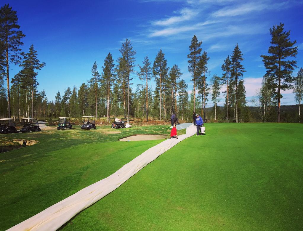 Vi på banan har under året haft ovärderlig hjälp i form av dukdragning och lagning av torvmärken på fairways från duktiga och hjälpsamma medlemmar.