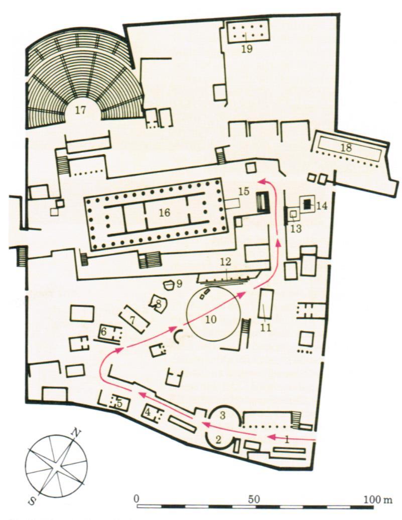 Etapp 7 Plan över tempelområdet i Delfi. Processionsvägen kantas av monument, bl.a. 5 Sifniernas skattehus, 6 Atenarnas skattehus, 9 Naxiernas sfinx, 12 Atenarnas stoa, 16 Apollontemplet och 17 Teatern.