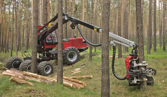 På samma sätt förenar 901TX.1 den mänskliga effektiviteten och ergonomin. Förarmiljön är extremt högpresterande med stor hyttvolym och stora glasytor.