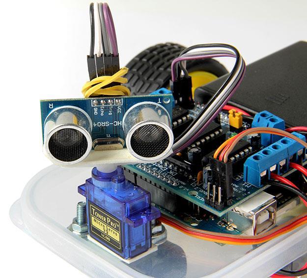 Arduino Arduino är den lilla mikroprocessorn, baserad på ATmega chipet, som man med små C-skript kan få liv i sina hemprojekt och experiment.