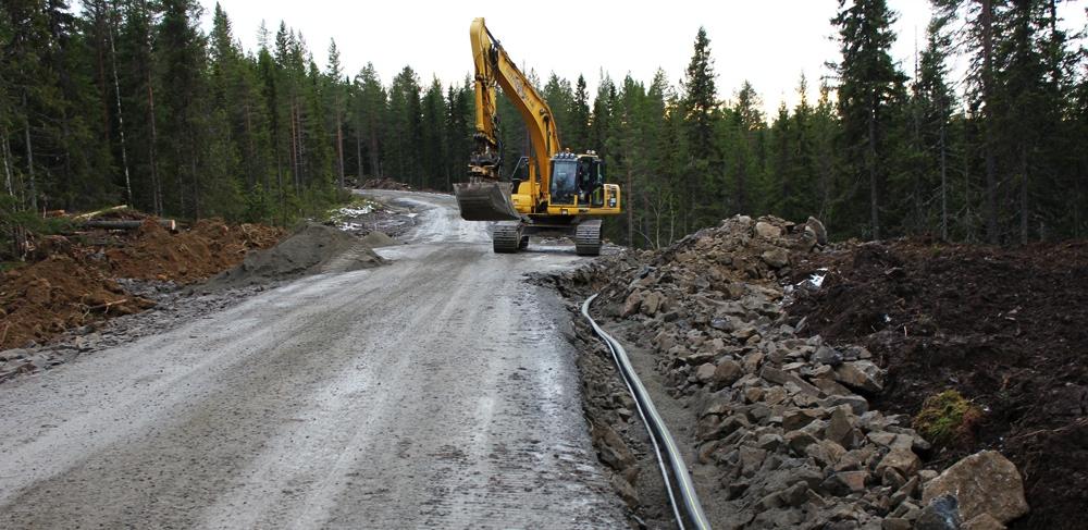 PROJEKTBESKRIVNING RÖDSTAHÖJDEN 4/5 befintlig väg som ligger söder om området har breddats och förstärkts upp till Rödstahöjdens södra del.