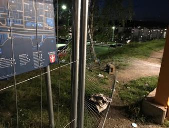 6 Övre tunnelbaneuppgån gen SL Passagen upplevs som otrygg. Kan man införa rörelsebelysning?
