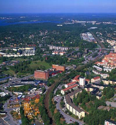 2. INLEDNING OCH BAKGRUND Förstudiens slutrapport från 2006. Beslutet från Banverket var också att järnvägsutredningen inledningsvis ska studera både Befintlig korridor och Kista korridor.