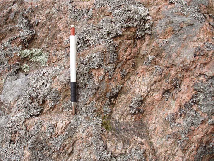 UG08087 1 (10) 1 Allmänt På uppdrag av Göteborgs Stad, Fastighetskontoret, har Bergab Berggeologiska Undersökningar AB utfört en berggeologisk/bergteknisk besiktning samt radonklassificering inom