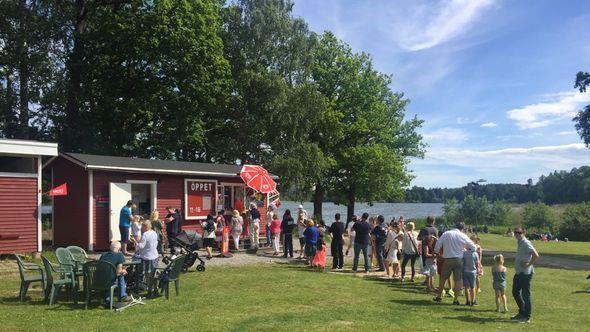 Ängsholmsbadet Arrendator av kiosken har under året varit Ann-Kristin Brorson och hennes dotter Sofia,