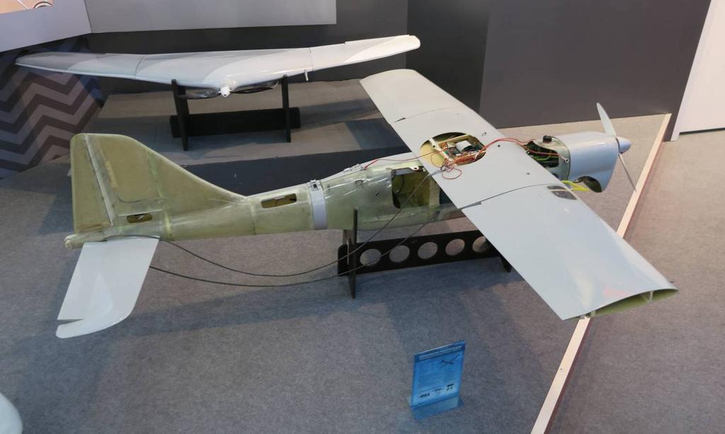 UAV Orlan-10 från STC (Ryssland) Till viss del uppskuren