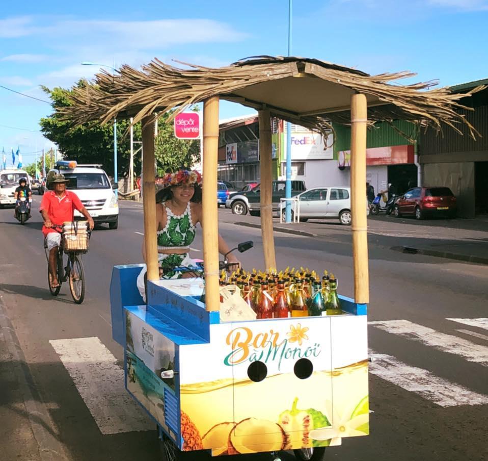 Rangiroa Med bara en timmes flygning från Tahiti kommer du fram till den fantastiska och magiska atollen Rangiroa.