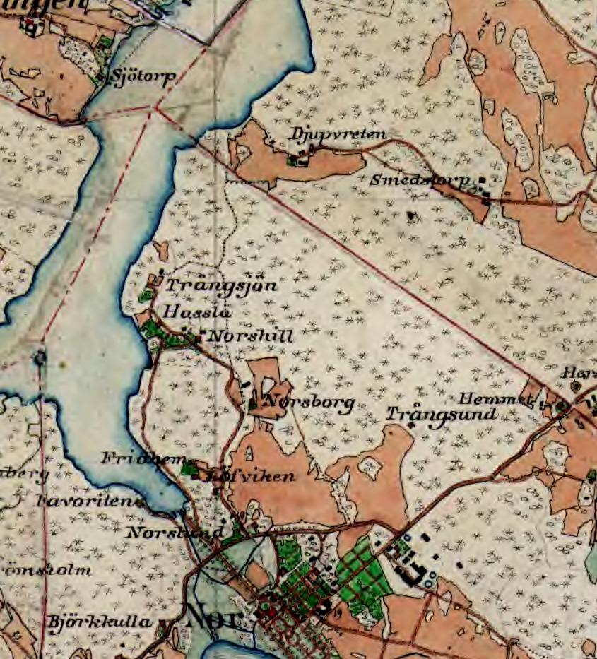 Historik Redan kring sekelskiftet 1900 hade det vuxit fram bebyggelse i det som senare blev Nors tomtområde. Byggnaderna låg på säteriet Nors mark och var alltså inte självständiga fastigheter.