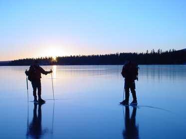 Skridskor i grannlandet 30/12-03@Vänerskridsko Solstaskäret Långfärdsskridsko, Karlstad Skridskor i grannlandet 30/12-03 Kvällsbild Olov