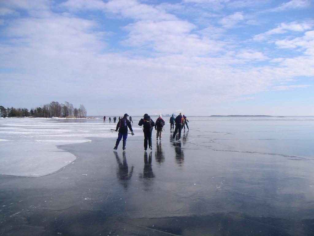 http://www.frilufts.se/vanerskridsko/slk/turrpt/03-04/diverse/kattfjorden-040307-051.jpg http://www.