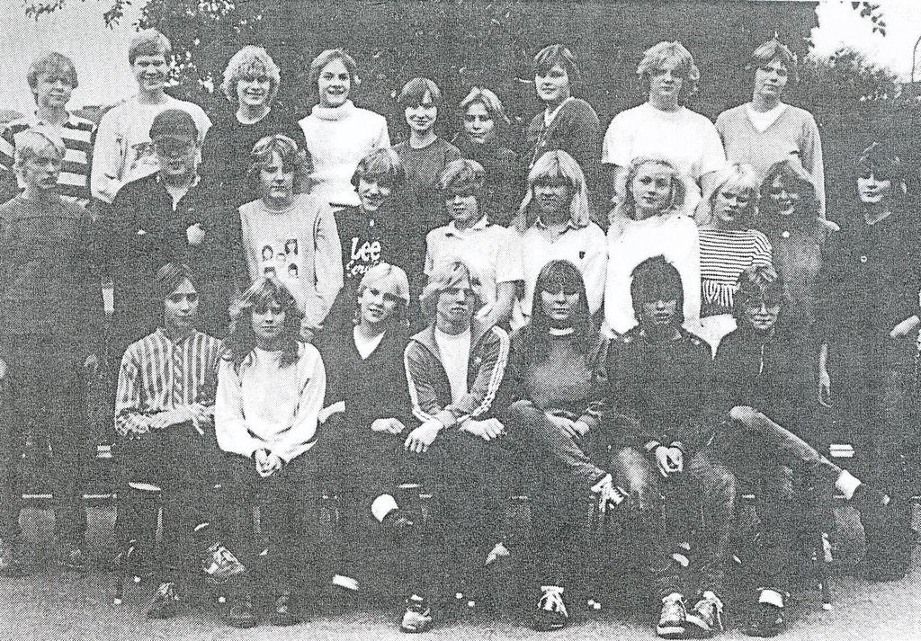 198-198 klass 9 F Lysingskolan 1 4 5 1 15 1 18 19 0 1 4 5 1. Mikael Oskarsson Tingstad. Anneli Gunnarsson Lärkemålen. Per-Erik Ekström Kyrkvägen 15. Bodil Henrysson Munkeryd.