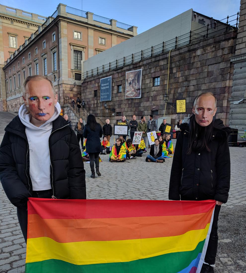 SE 08 729 02 43 Ruth Greve, U10 Umeå Wilma, Natcha och Kamila från U57, Järfälla På söndagen genomförde deltagarna en aktion för att protestera mot de tjetjenska mynd
