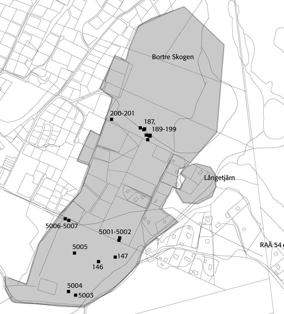 Nummer Beskrivning Lagerföljd 200 Provgrop, 0,7 0,6 m, djup 0,25 m. Skogsförna 0, 15 m, urlakningslager/svagt humös sand med sten 0,1 m, moig sand. 201 Provgrop, 0,4 0,43 m, djup 0,27 m.