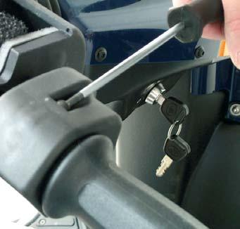 Anslut drivgasreglaget till den