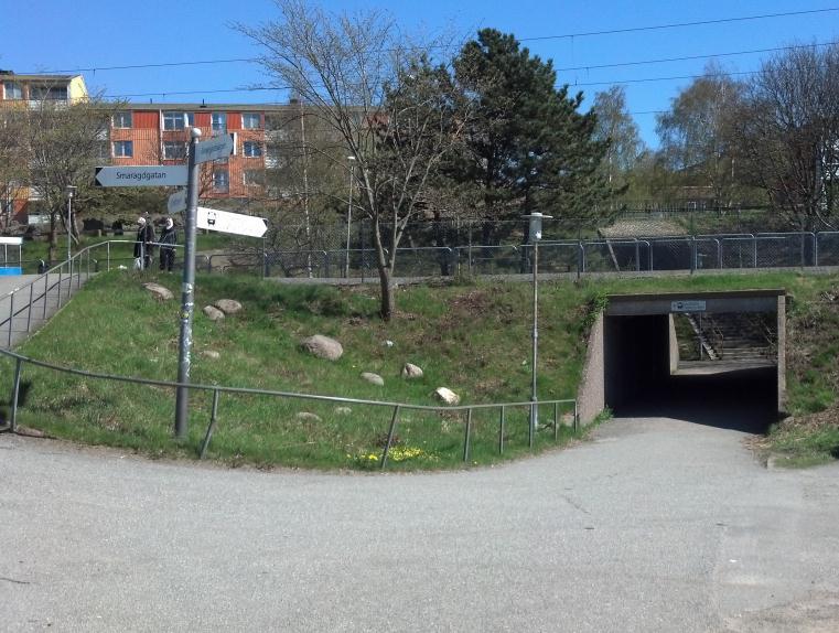 10 (30) Figur 6. Viadukt under spårvagnsspår vid Smaragdgatans hållplats 2.