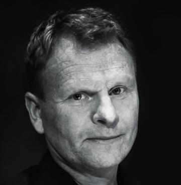 Jonas vill påverka i samhället och frågor om tillgänglighet, assistans och stödpersonsverksamhet intresserar honom särskilt. Jonas gjorde succé som DJ på DuvTeaterns stora bokfest i november 2015.