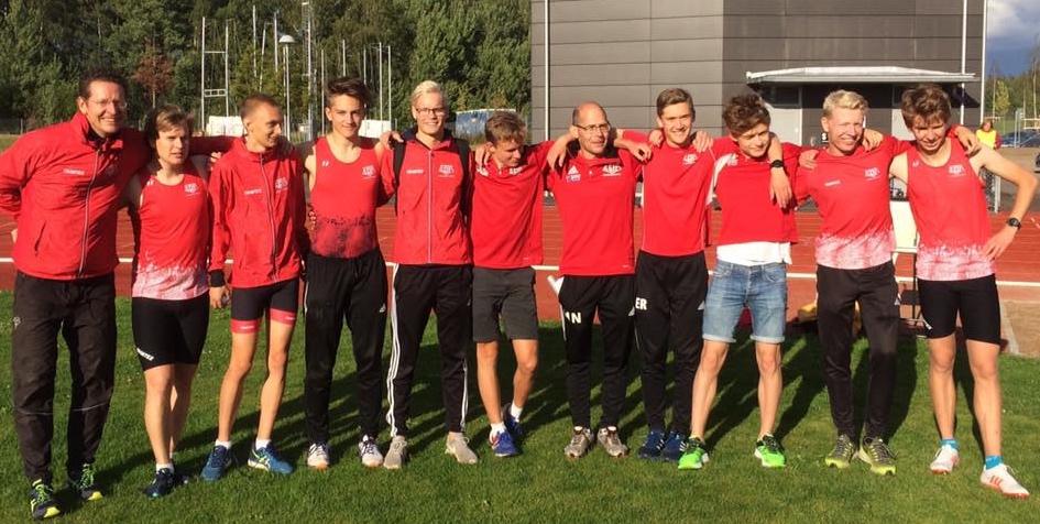 Medeldistansgruppen Medeldistansgruppen är en grengrupp som riktar sig mot ungdomar från 13 år och uppåt, och som vill springa distanser från 800m och upp emot 5000m, där även hinderlöpning kan ingå.