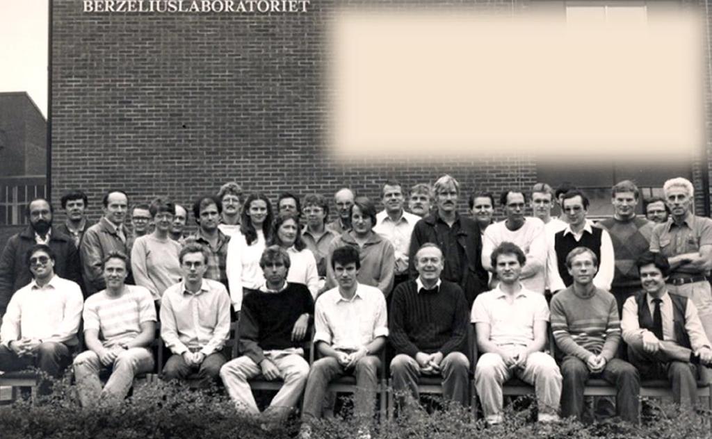 Verksamheten växer och breddas 1988 får FTF sin andra professur och Lars Samuelson utnämns till professor i halvledarelektronik.