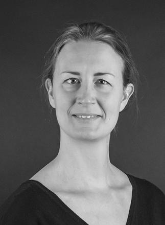 , och på stora scenen har hon medverkat i Den lilla sotarpojken samt Snödrottningen. Helena har också sjungit i flera uppsättningar på Skånska Operan, senast i Carmen.