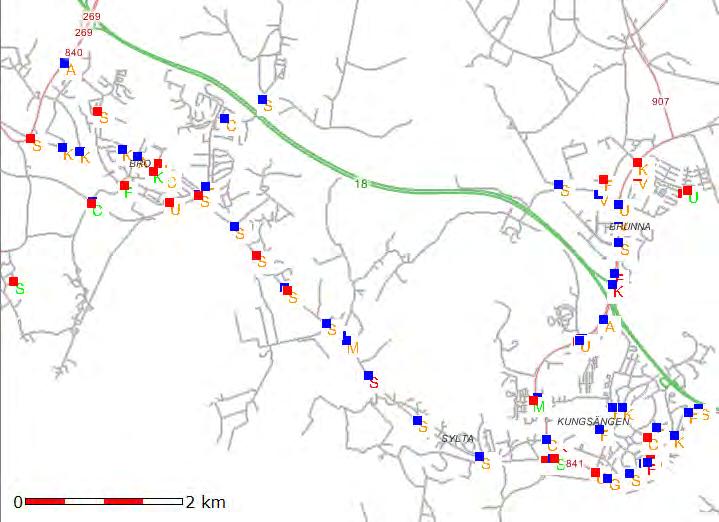 2014. De röda punkterna symboliserar trafikolyckor som rapporterats in av sjukvården medan de blå punkterna motsvarar