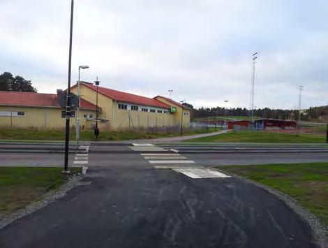 Många barn som bor i Håbo-Tibble kyrkby går i Tjustaskolan och med anledning av detta finns behov av en