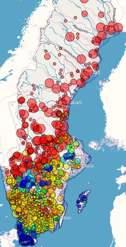 Figur 40 visar ett exempel på jämförelser mellan uppmätta halter av tot-n (total-kväve), till vänster, och beräknade halter med hjälp av NET (mitten) och den fullständiga S-HYPEmodellen (till höger).