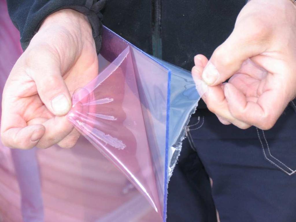 OBS! Plastskivorna har olika färg på skyddsplasten den RÖDA skall vara utåt då den har ett uv