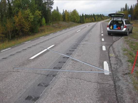 4 Metod 4. Genomförande Föreliggande studie baseras på hastighets- och sidolägesmätningar före och efter fräsning samt diskussioner i fokusgrupp med motorcyklister och förare av lastbil.