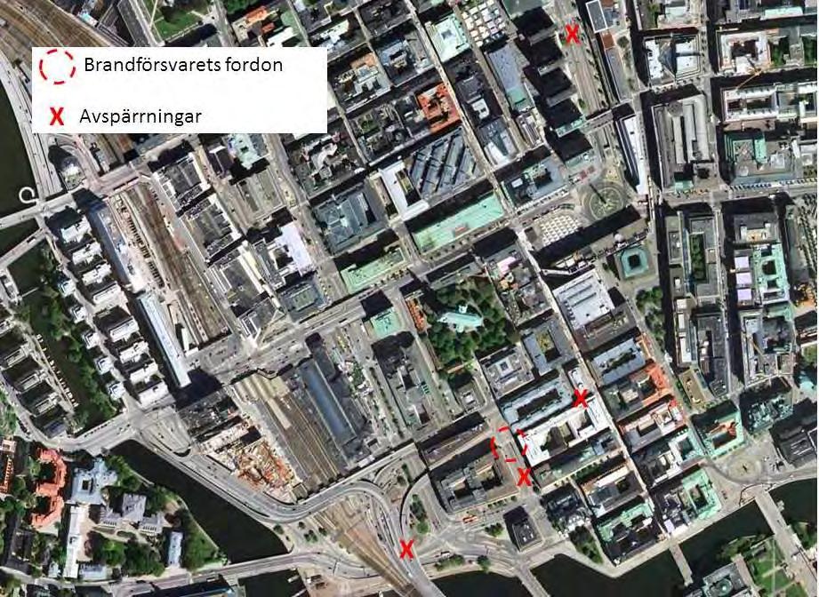 Det hörs ett läckage från en gasflaska och på grund av aktuell luftfuktighet 16 är även läckaget av gas tydligt synligt i luften ovanför flaskan.