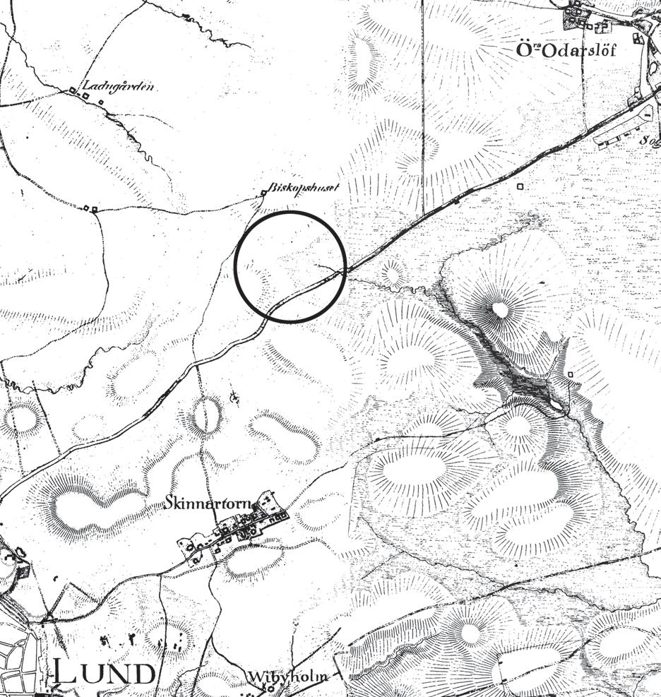 Fig. 3. Utdrag ur skånska rekognosceringskartan. Cirkeln markerar utredningsområdets ungefärliga läge. Skala 1:20 000. har också påträffats inom området.