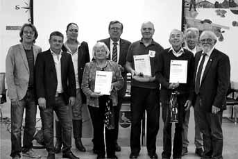 42 Amtsblatt Ettlingen 25.10.2018 Nr. 43 geimpft und haftpflichtversichert sein! Vereinsheim ist während den Übungszeiten geöffnet. Am Sonntag, 28.10. entfällt wegen der Teilnahme an der SV-Deutschen Meisterschaft das Training.