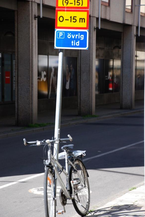 Kapitel 5 Fördjupning av nyckeltal, 2013 Cyklister cykelparkeringar generellt Drygt fyra av tio cyklister i undersökningen uppger att de i hög grad är nöjda med cykelparkeringarna, se diagram 5:9.