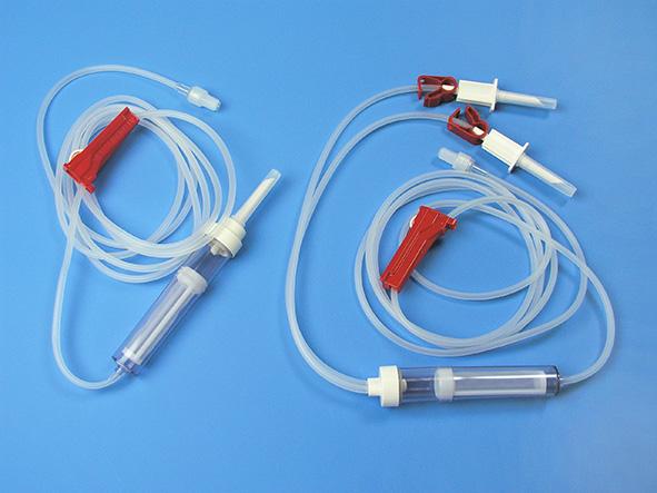 Transfusion SE 161123 TRANSFUSIONSAGGREGAT Extra stor filteryta på 17,2 cm² ger en effektiv filtrering samt tillåter en hög transfusionshastighet Finns i slänglängder 180-320 cm DEHP-fri PVC eller